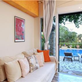 3 bedroom villa with pool and sea views in Barbati, Corfu, sleeps 8